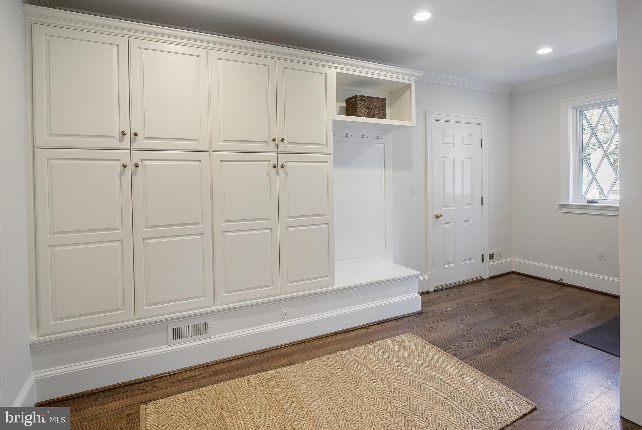 FOREST HILLS - Residential