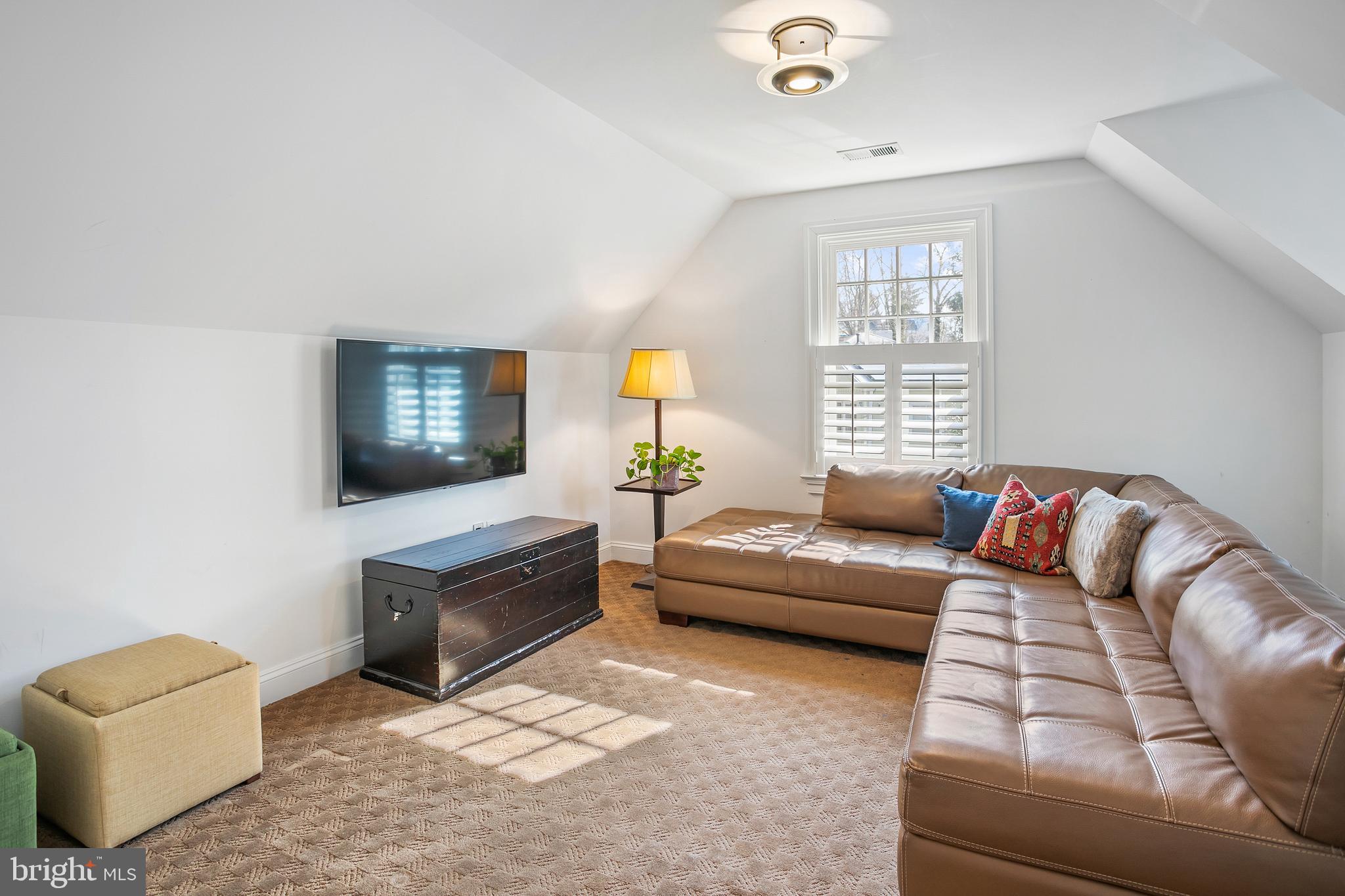 FOREST HILLS - Residential