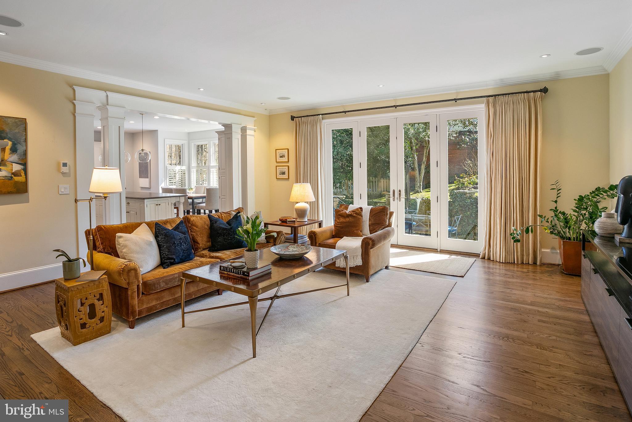 FOREST HILLS - Residential