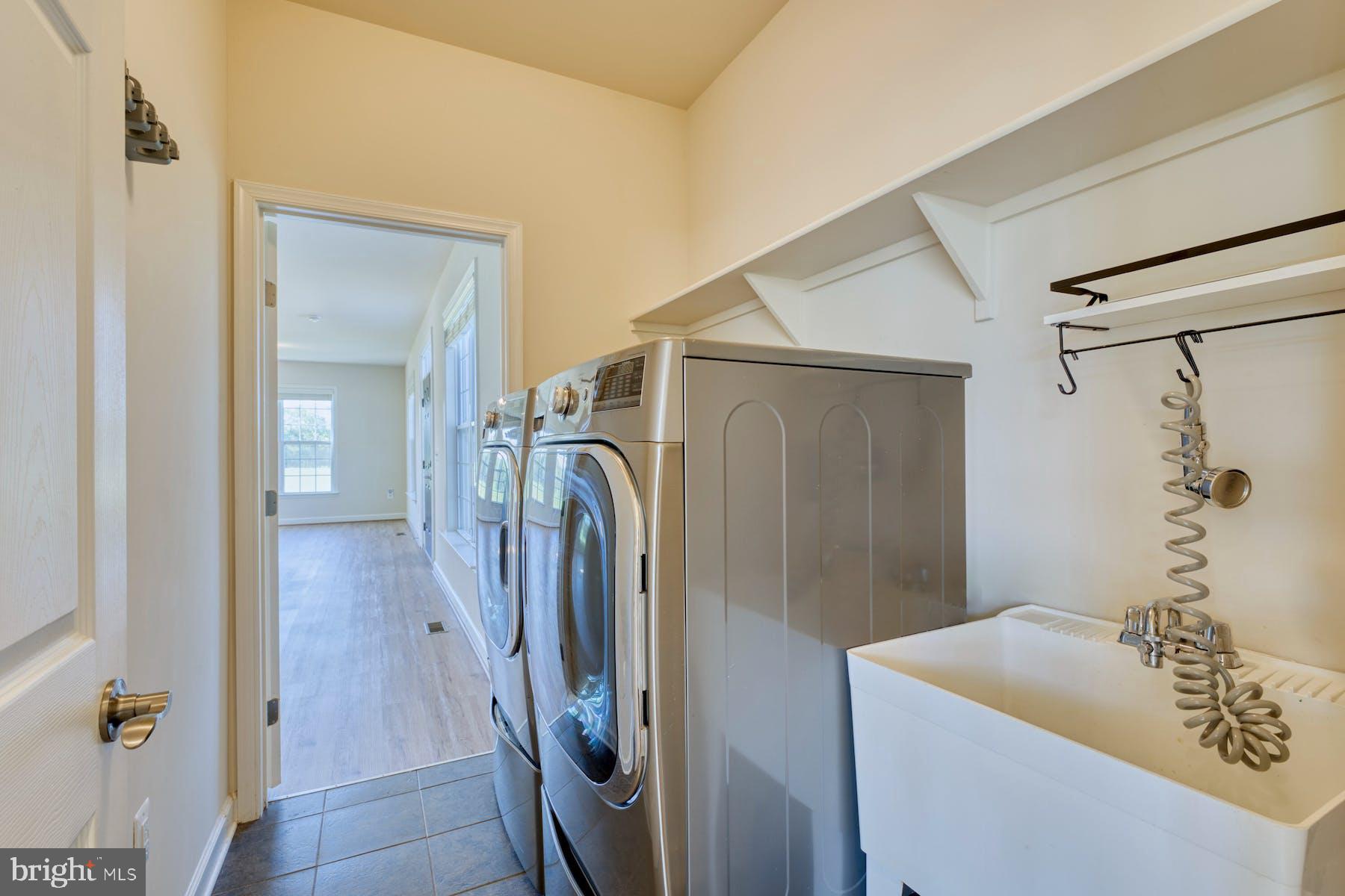 LEE'S CROSSING - Residential