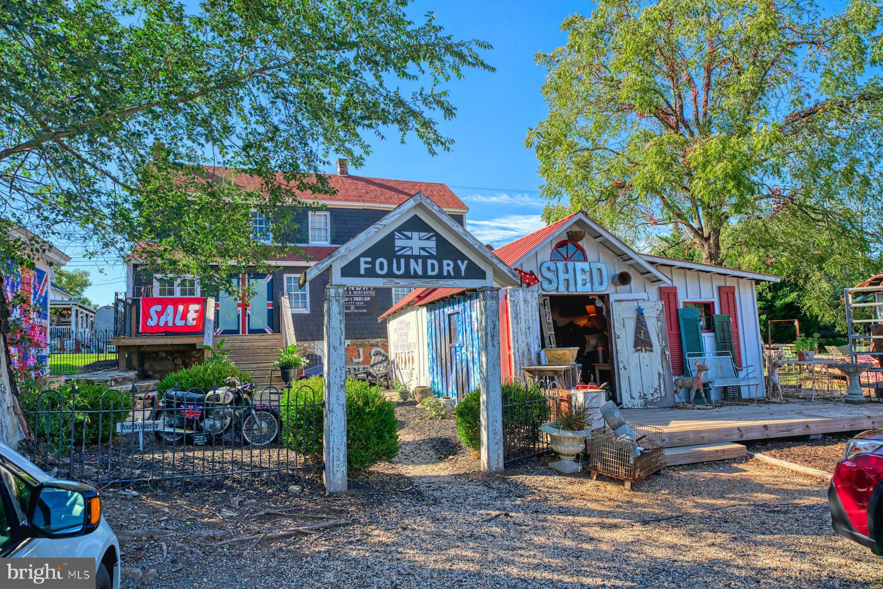 LEE'S CROSSING - Residential