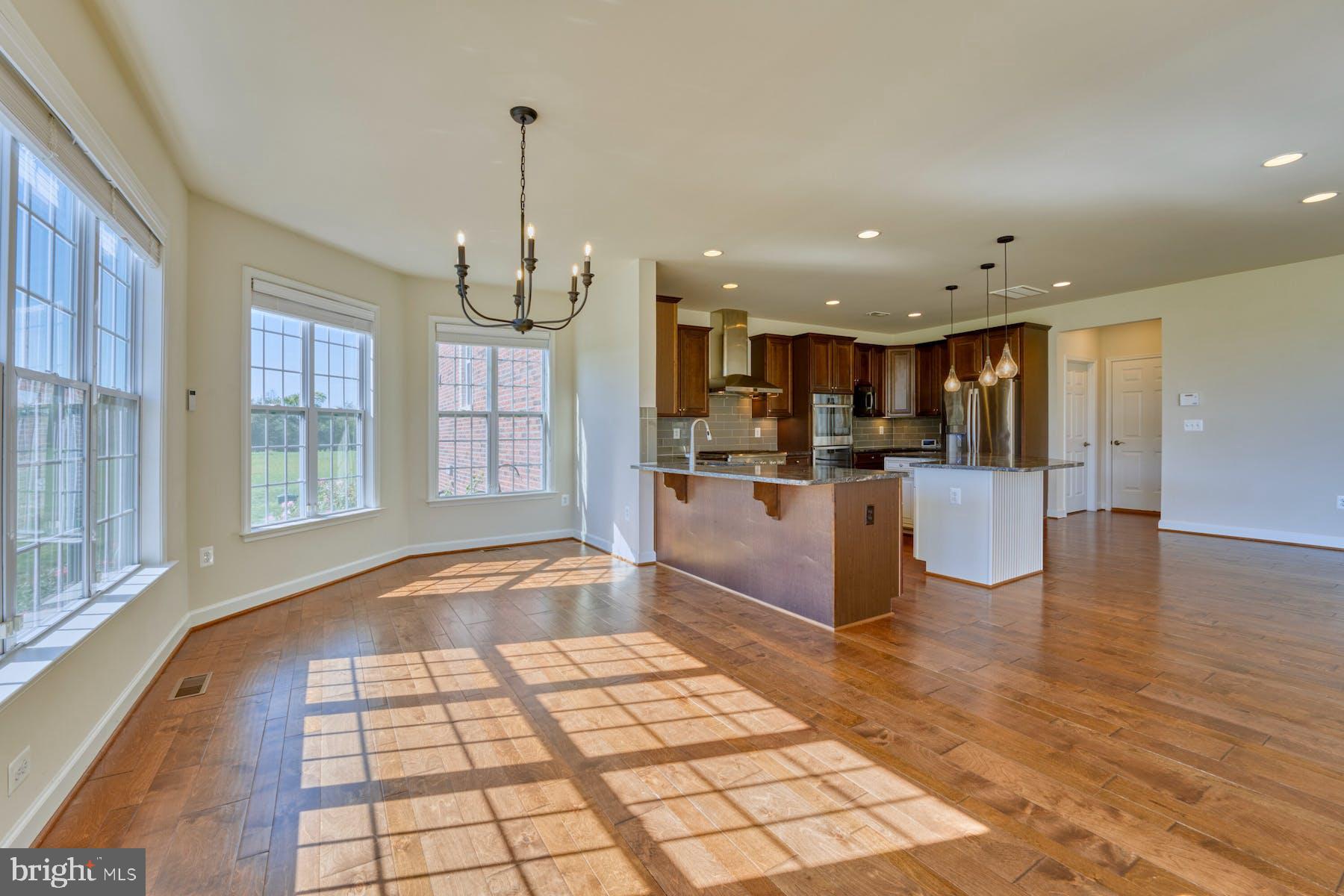 LEE'S CROSSING - Residential