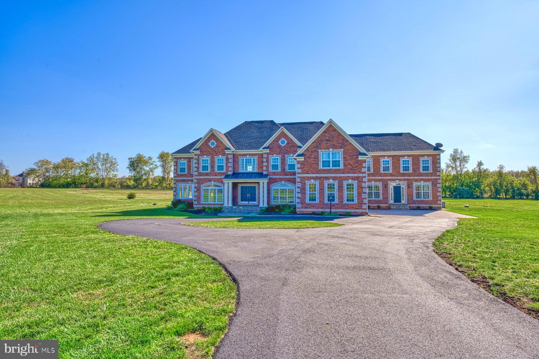 LEE'S CROSSING - Residential