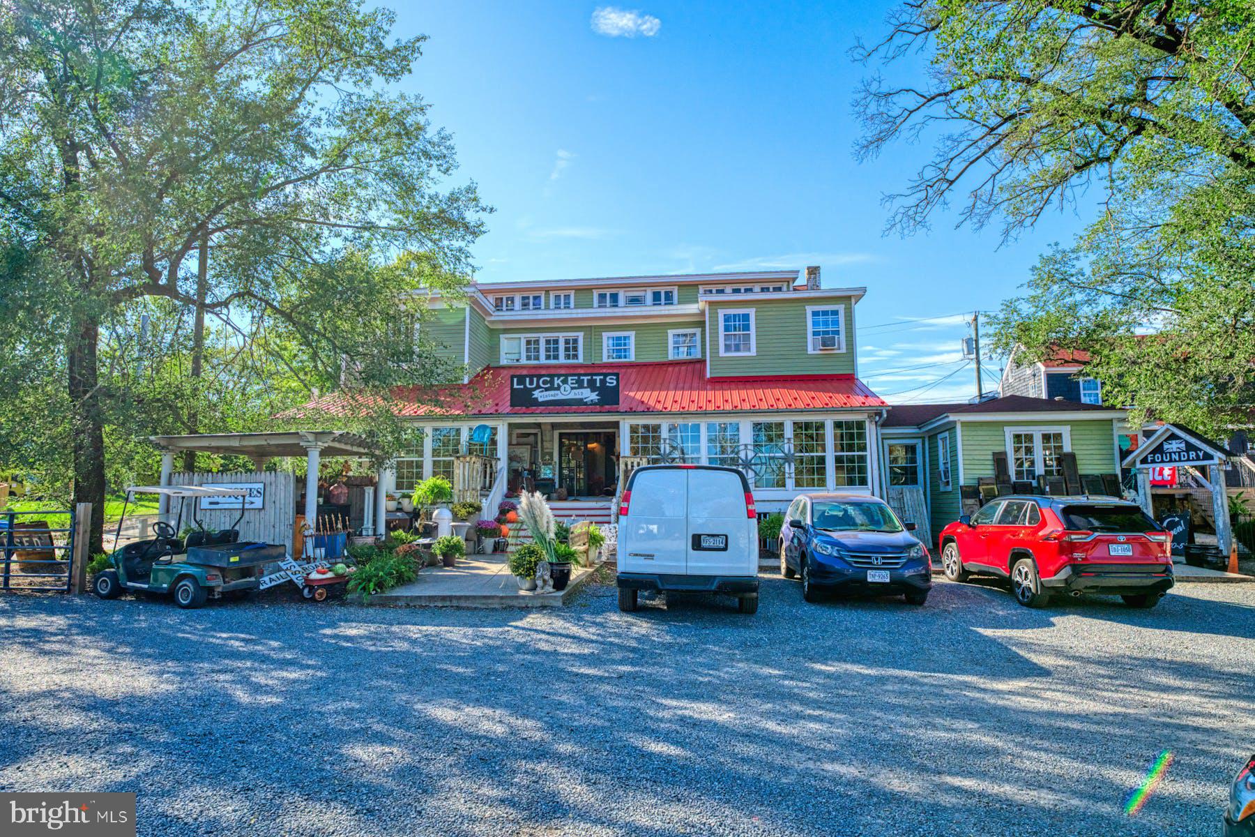 LEE'S CROSSING - Residential