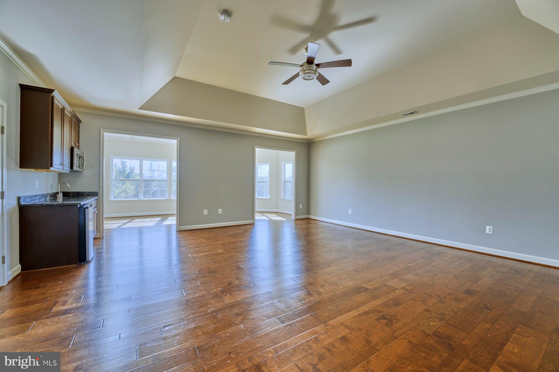 LEE'S CROSSING - Residential