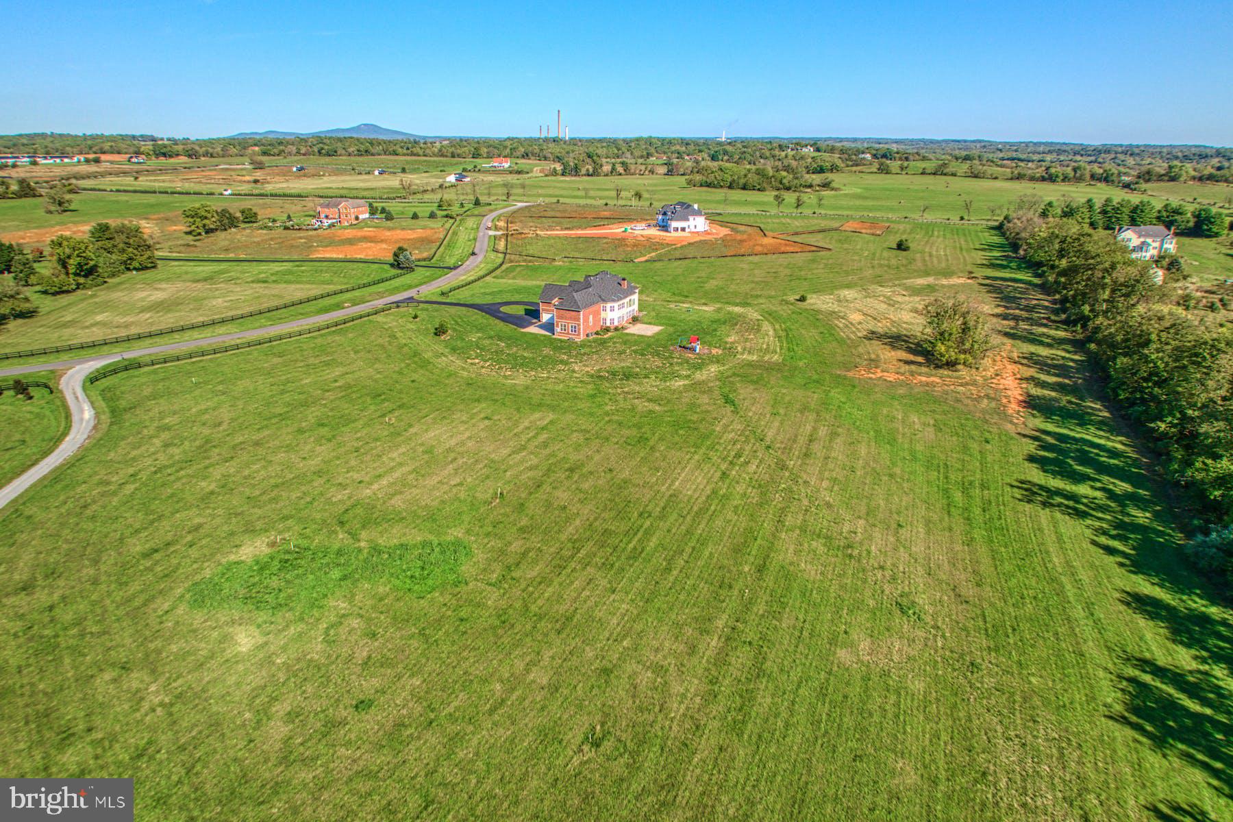 LEE'S CROSSING - Residential