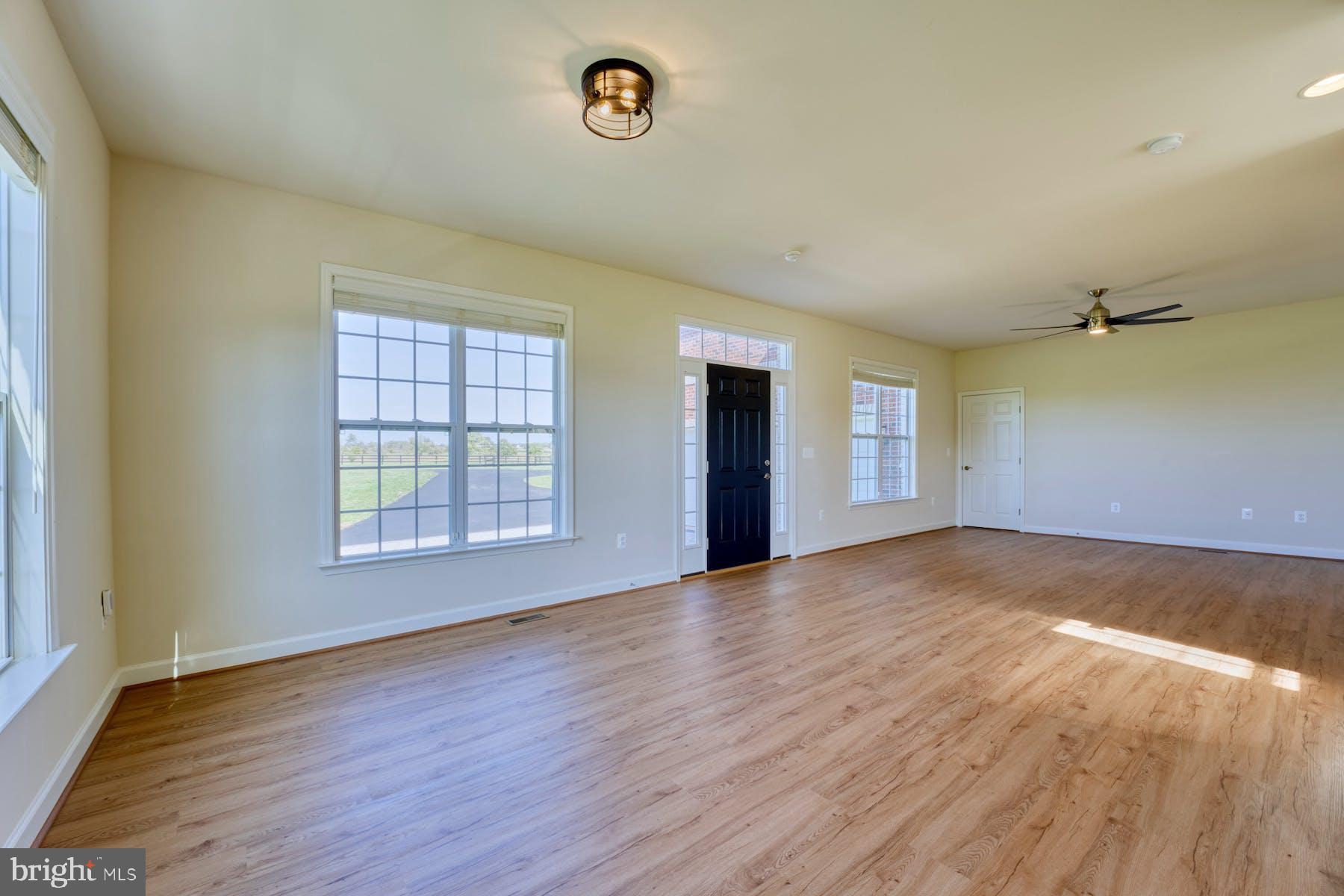 LEE'S CROSSING - Residential