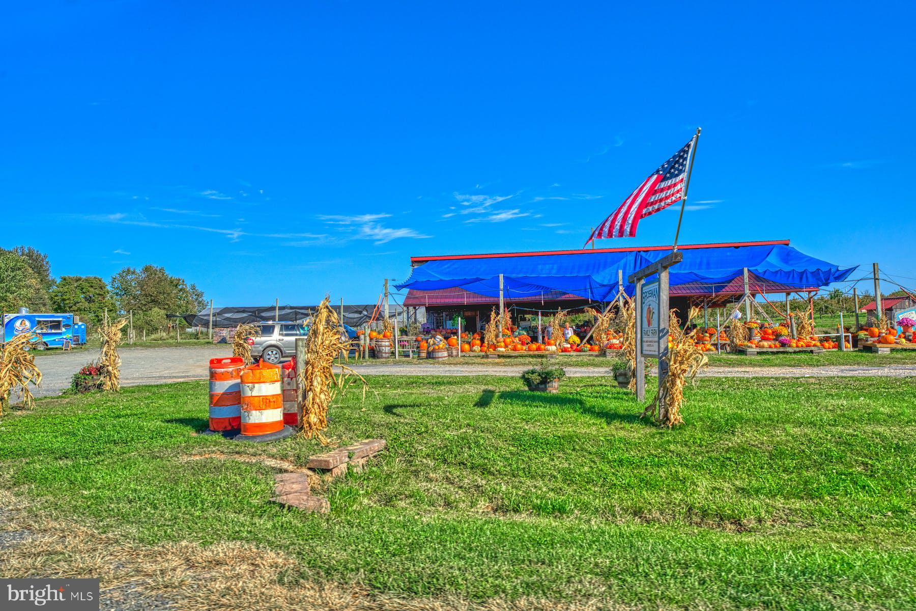 LEE'S CROSSING - Residential