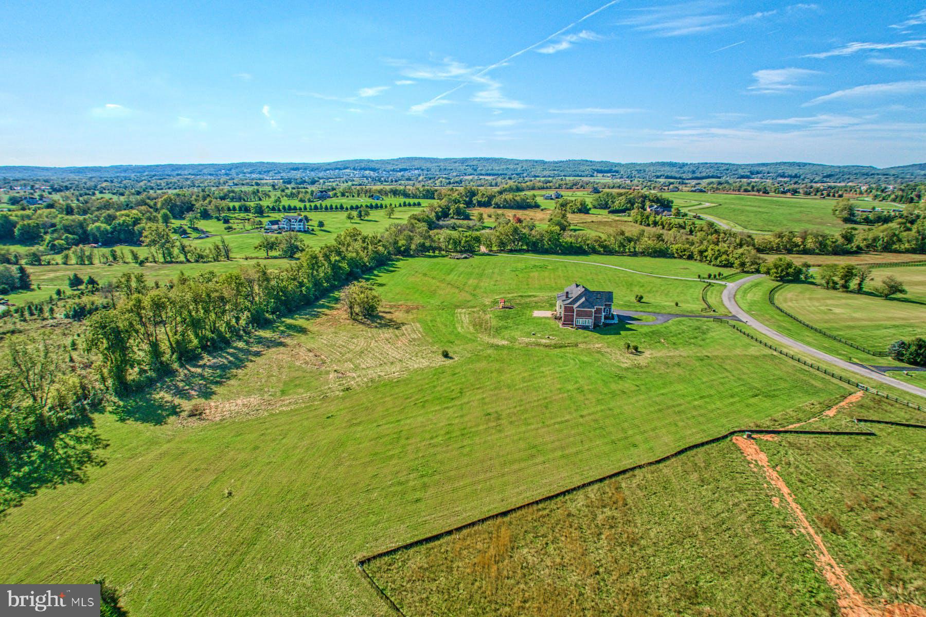 LEE'S CROSSING - Residential