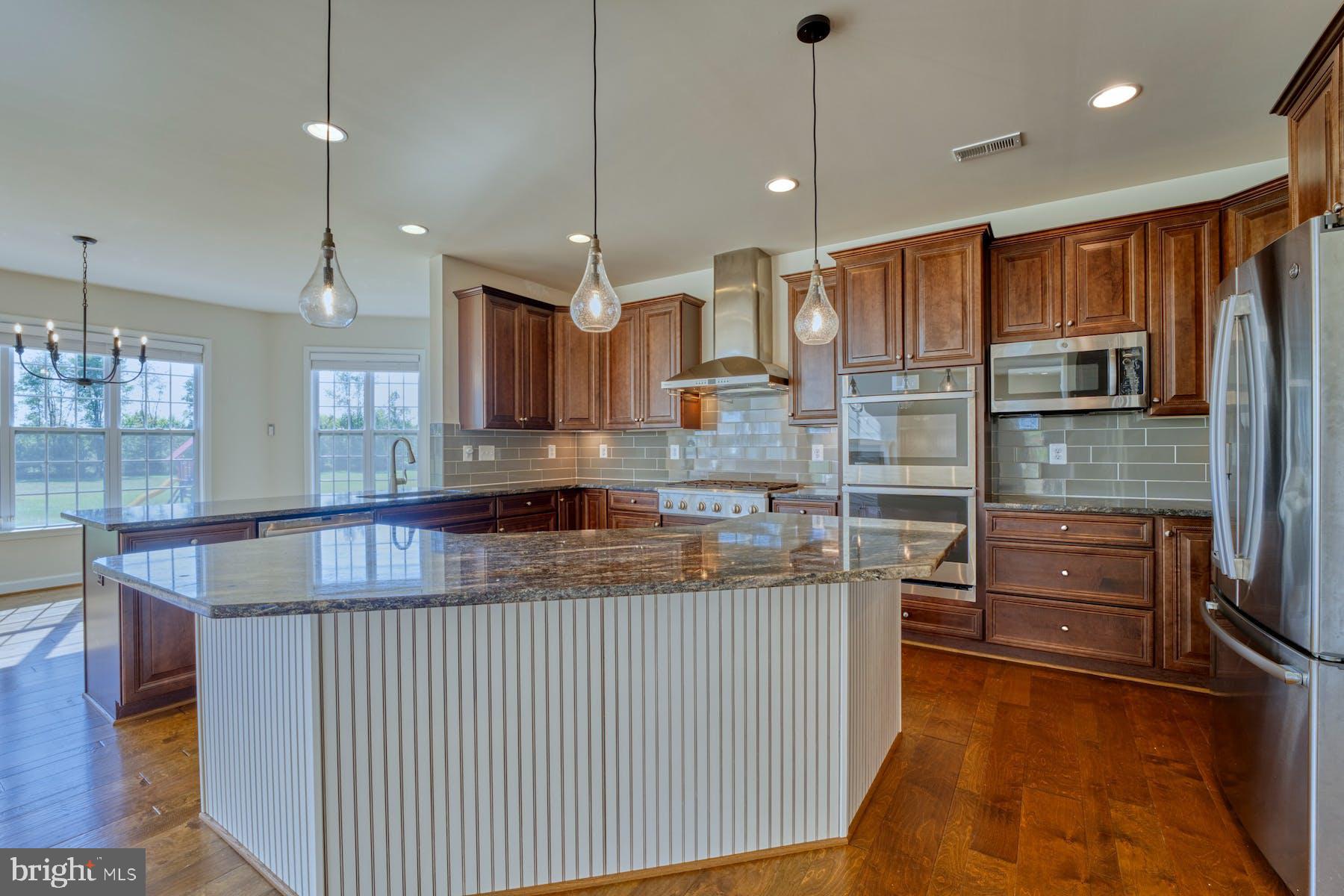 LEE'S CROSSING - Residential