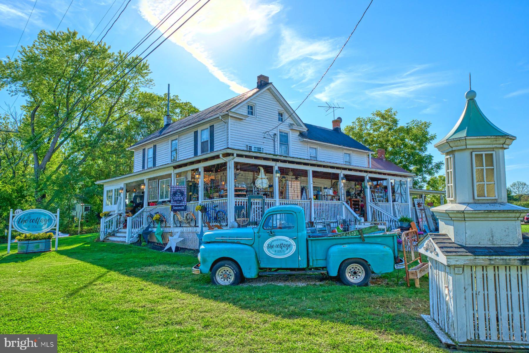 LEE'S CROSSING - Residential