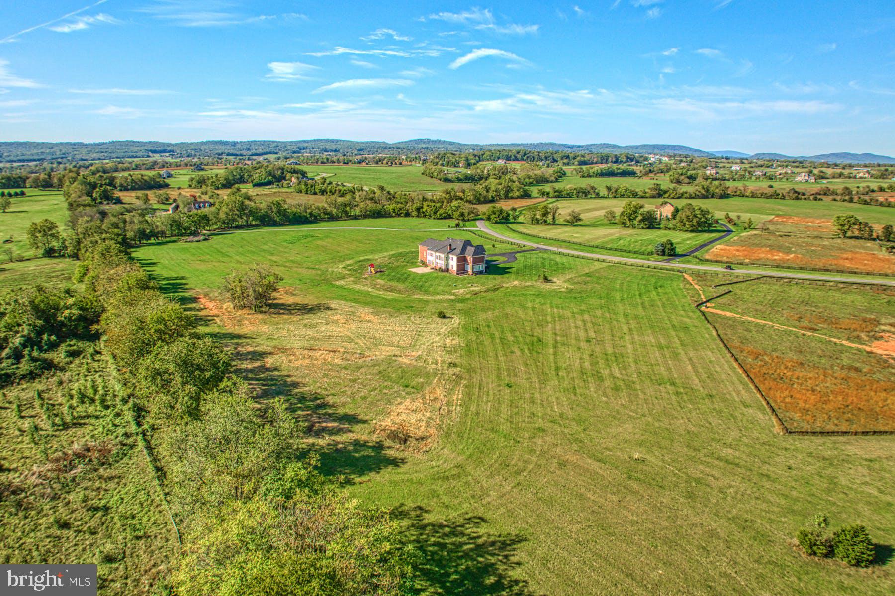 LEE'S CROSSING - Residential