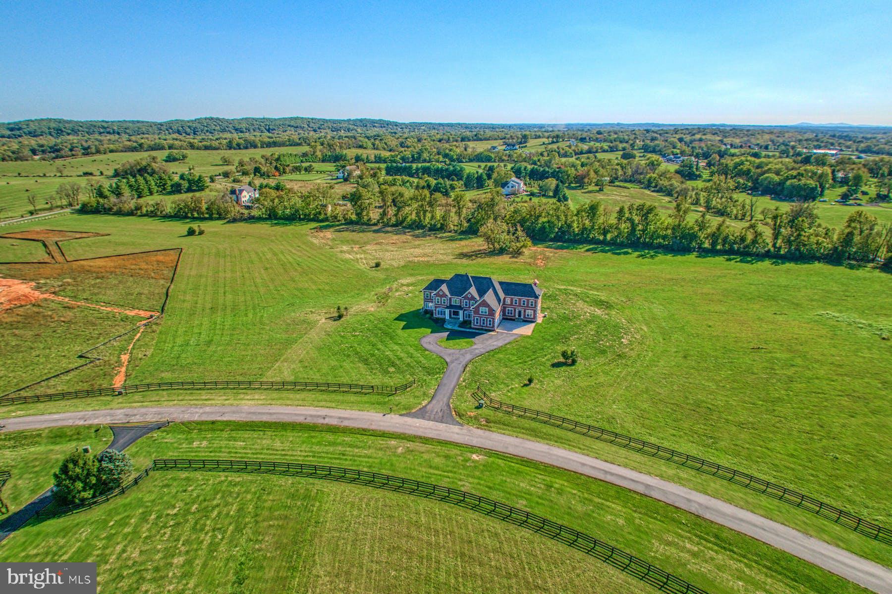 LEE'S CROSSING - Residential