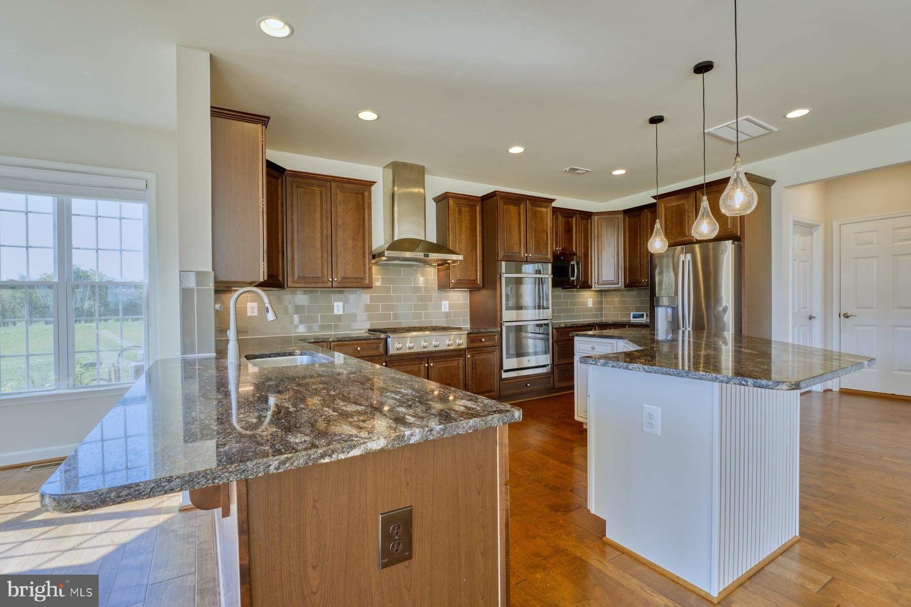 LEE'S CROSSING - Residential