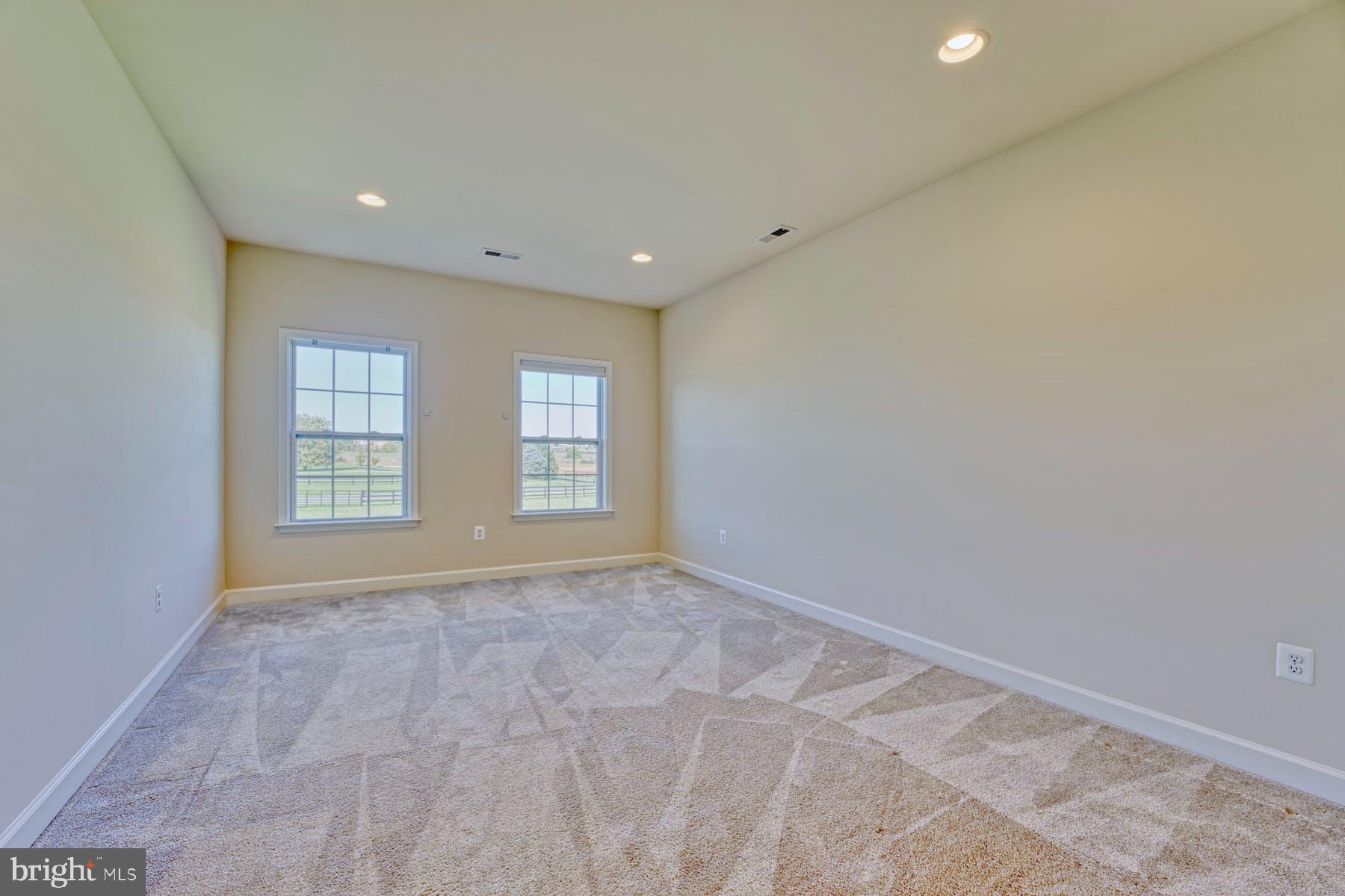 LEE'S CROSSING - Residential