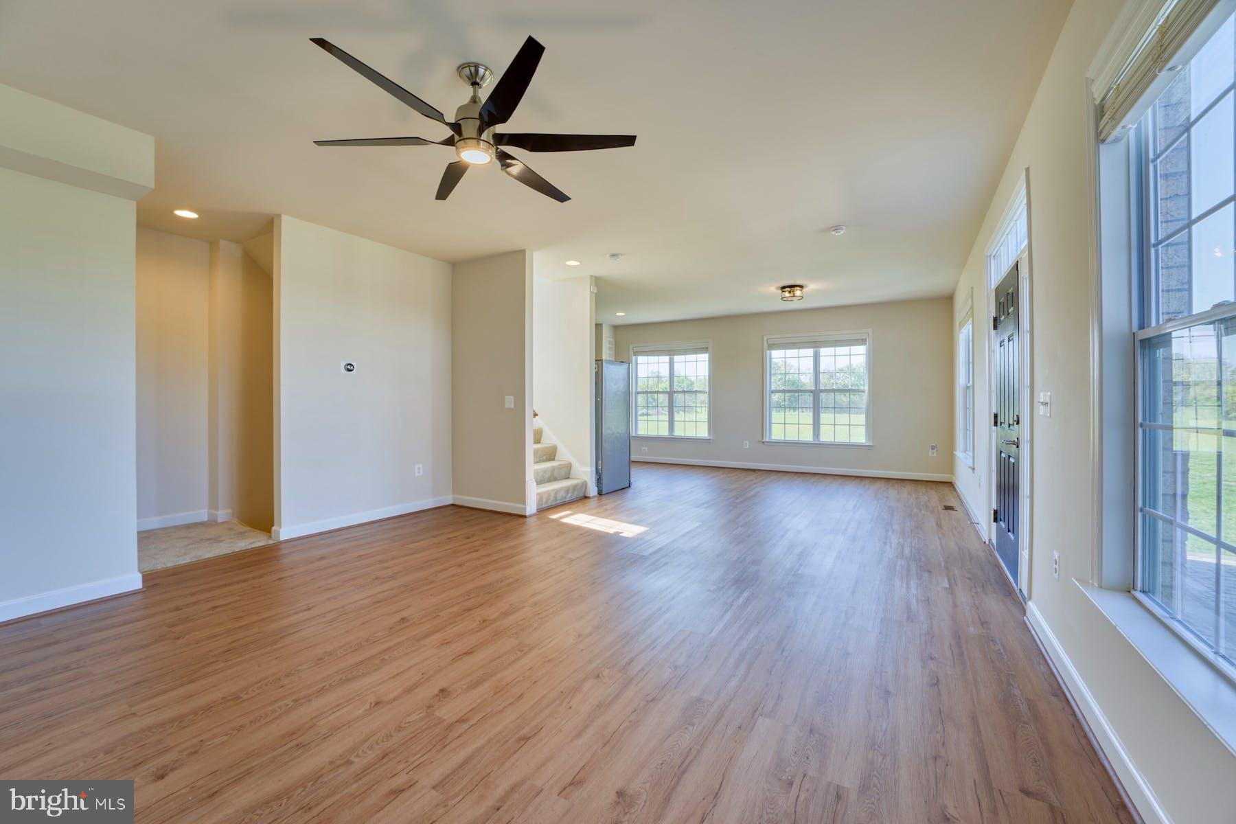 LEE'S CROSSING - Residential