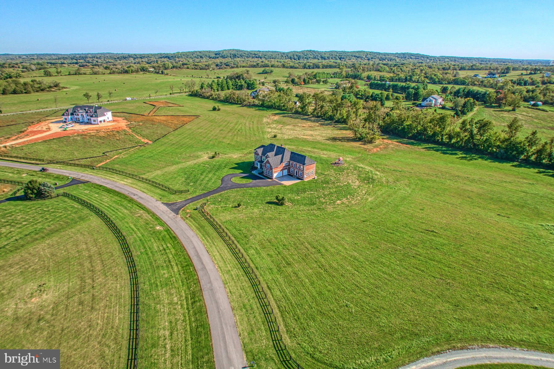 LEE'S CROSSING - Residential