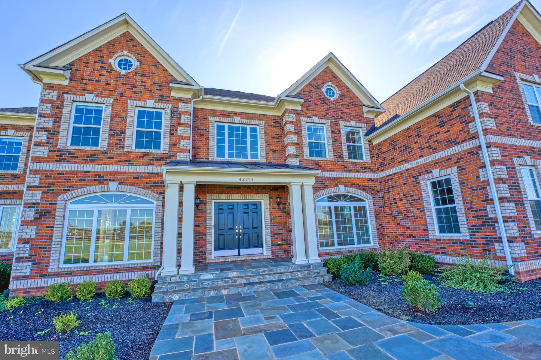 LEE'S CROSSING - Residential