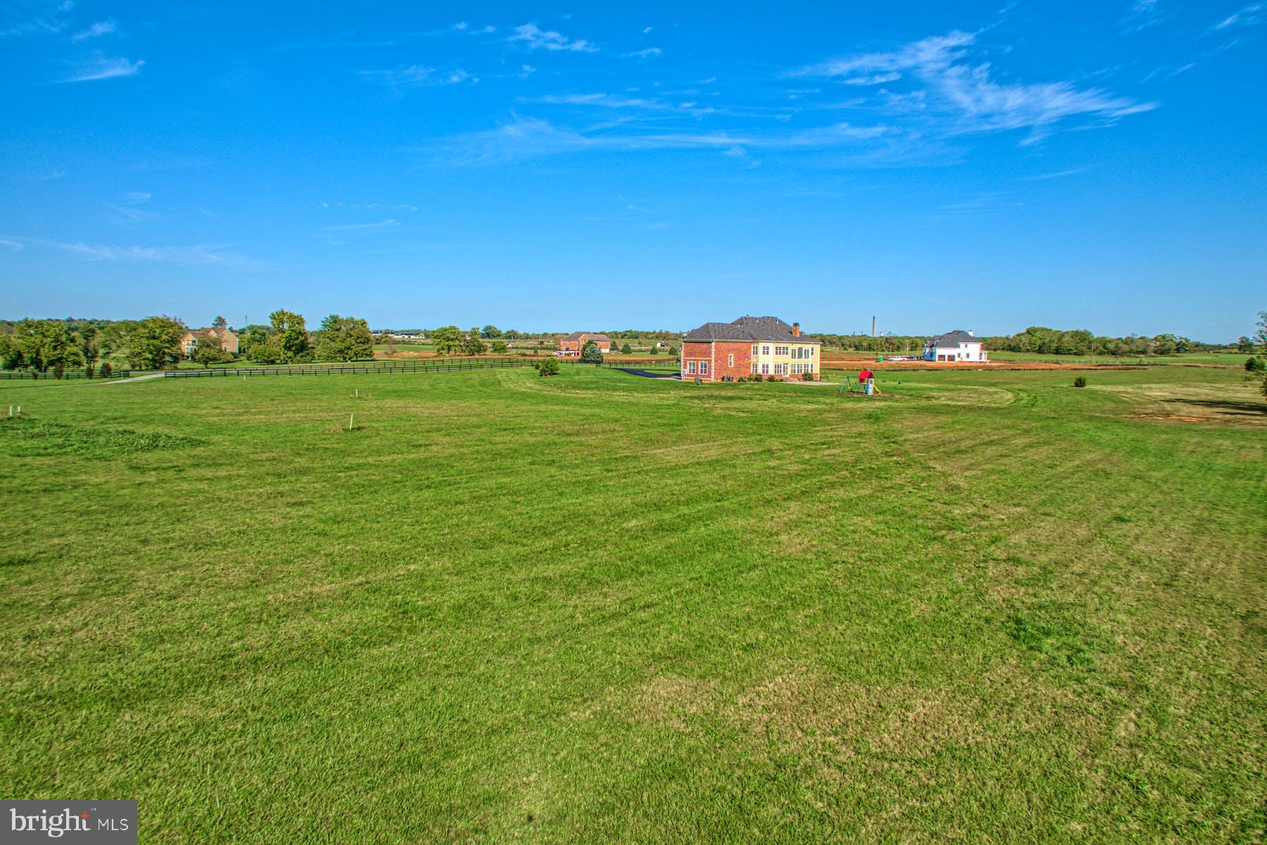 LEE'S CROSSING - Residential