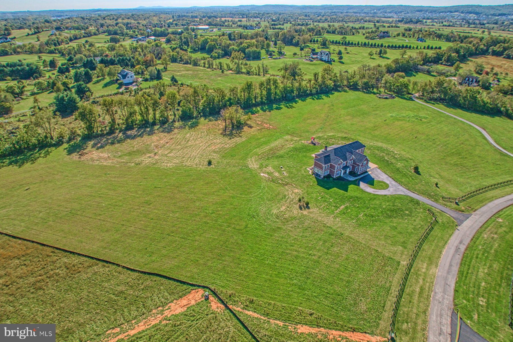 LEE'S CROSSING - Residential