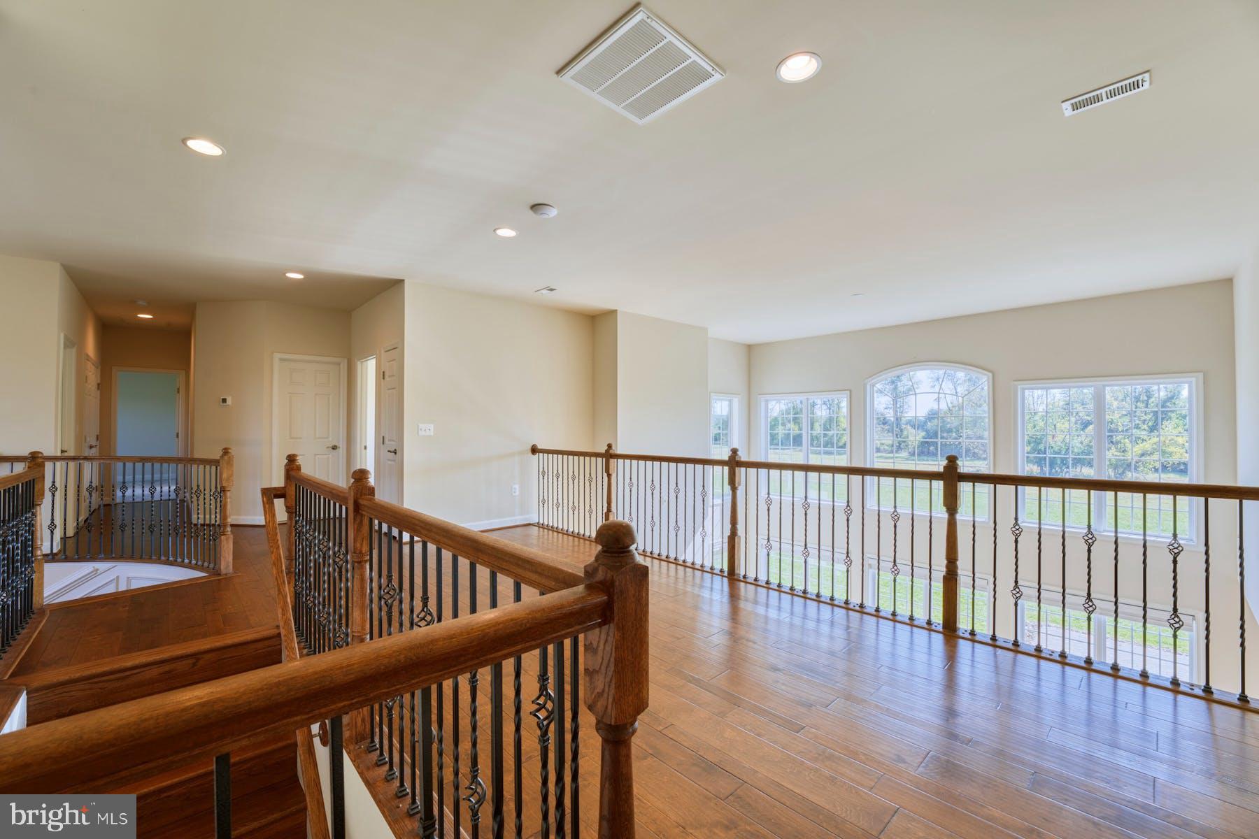 LEE'S CROSSING - Residential