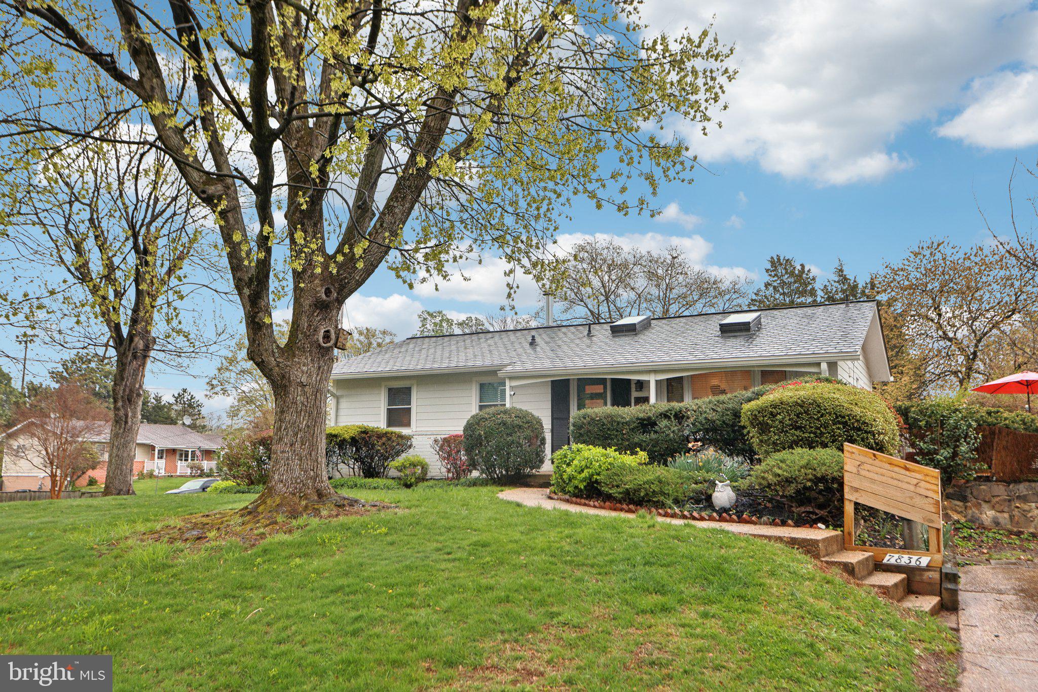7836 HERITAGE DRIVE