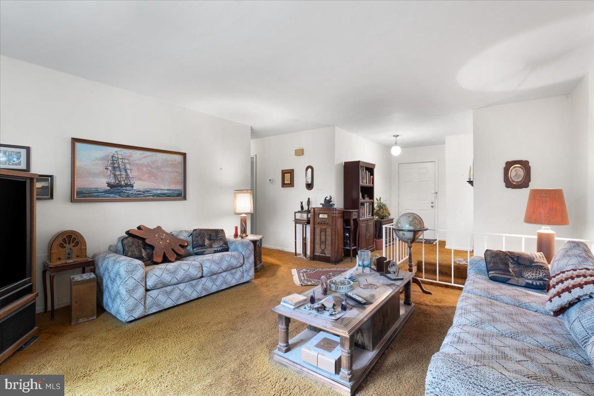 FONT HILL MANOR - Residential