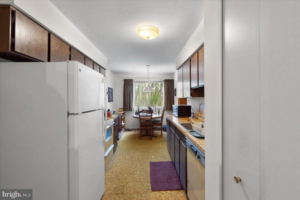 FONT HILL MANOR - Residential