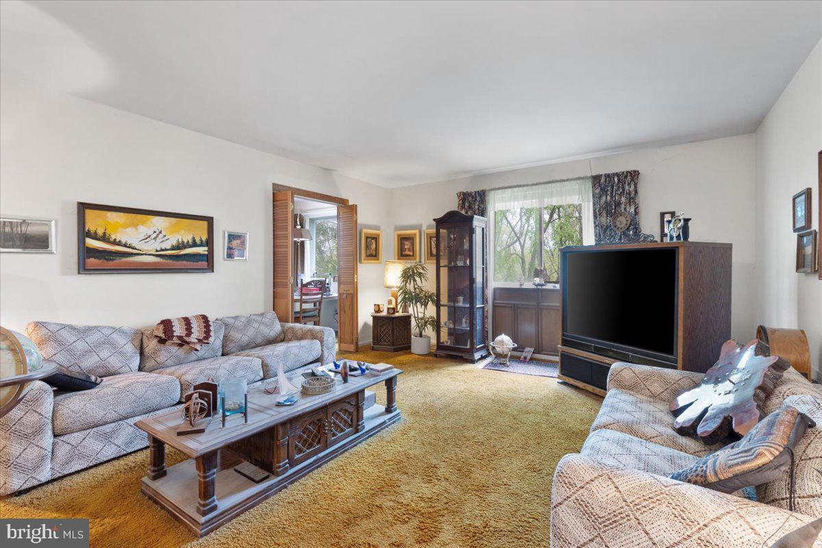 FONT HILL MANOR - Residential