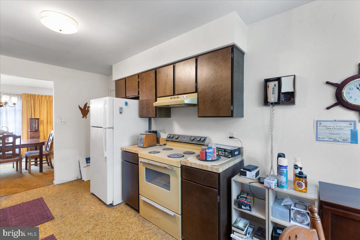 FONT HILL MANOR - Residential