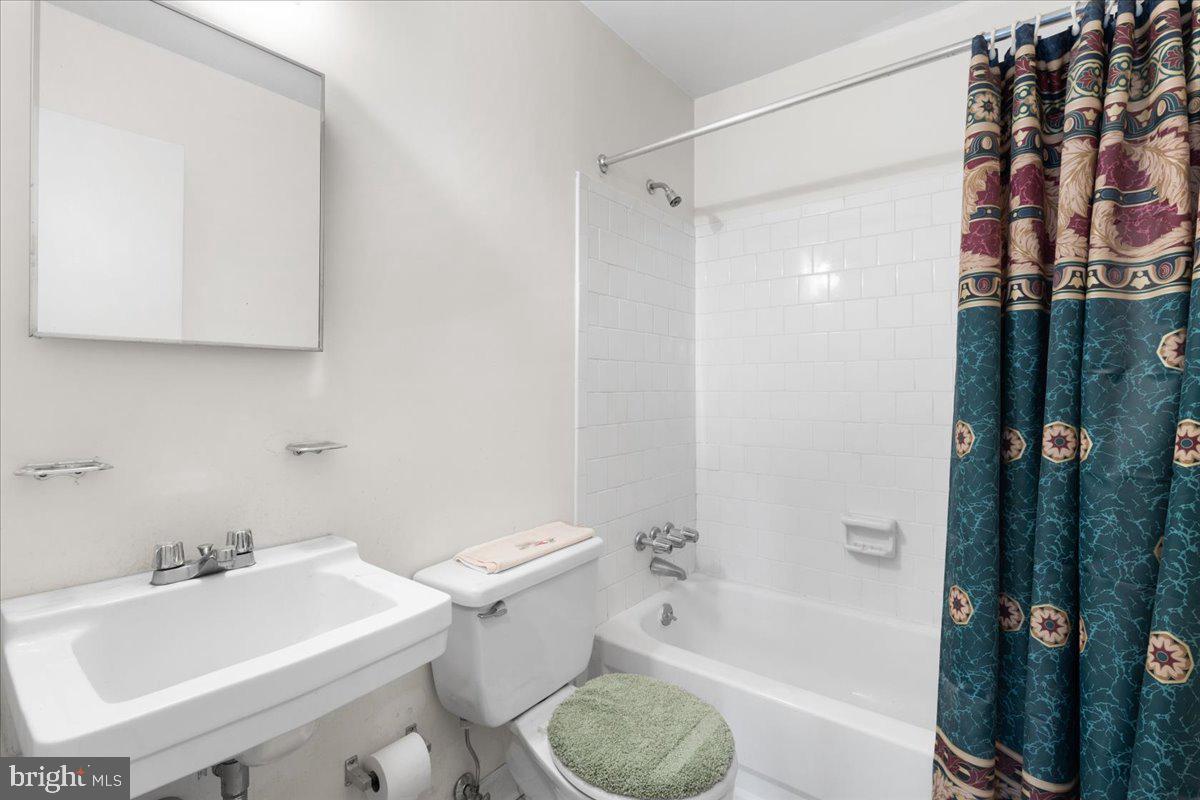 FONT HILL MANOR - Residential