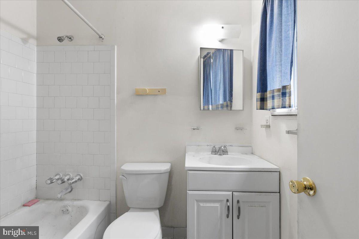 FONT HILL MANOR - Residential