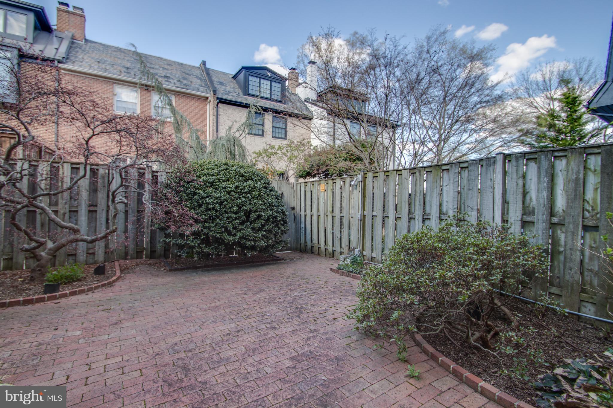 BRANDT TOWNHOUSE - Residential