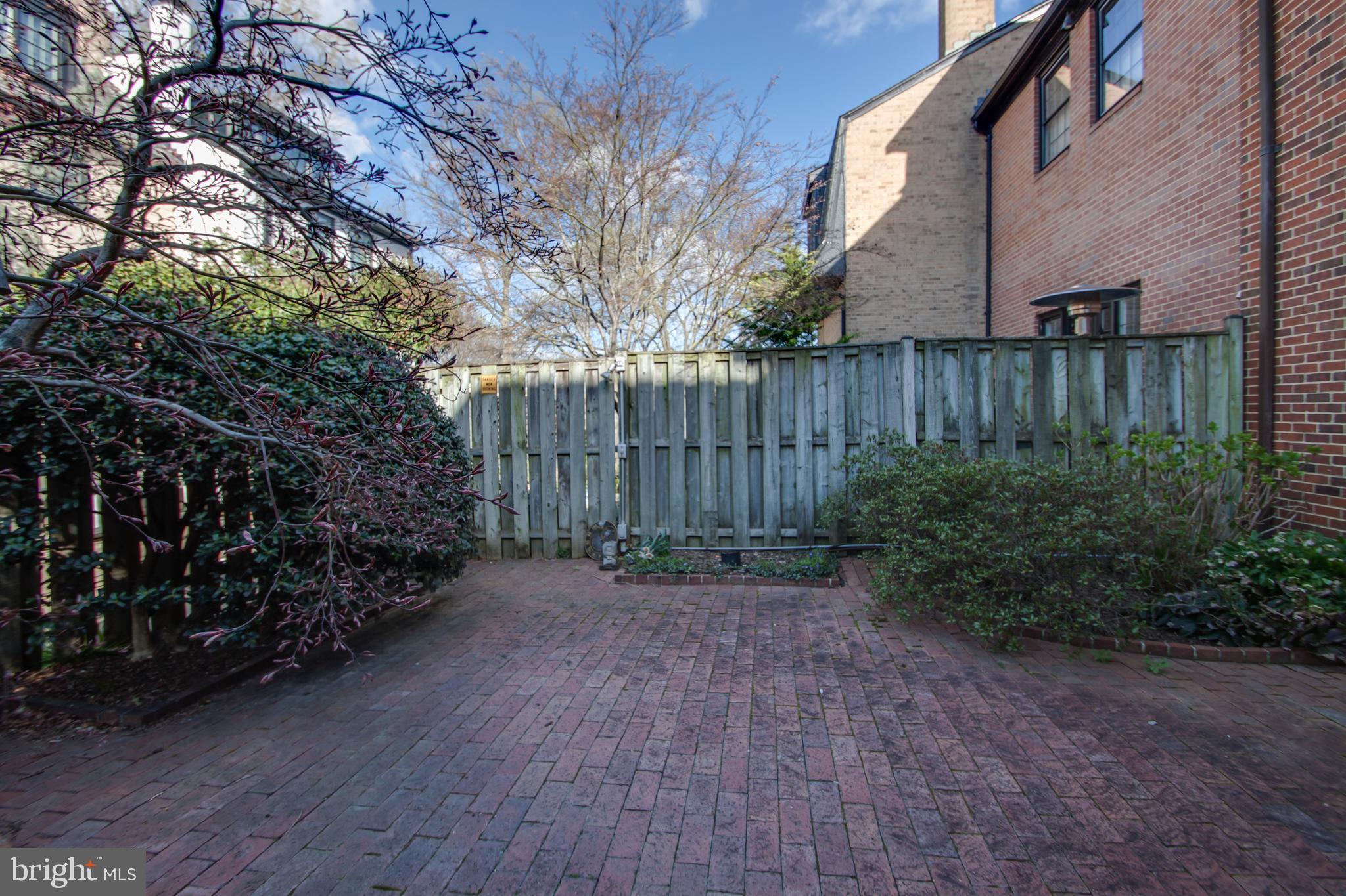 BRANDT TOWNHOUSE - Residential