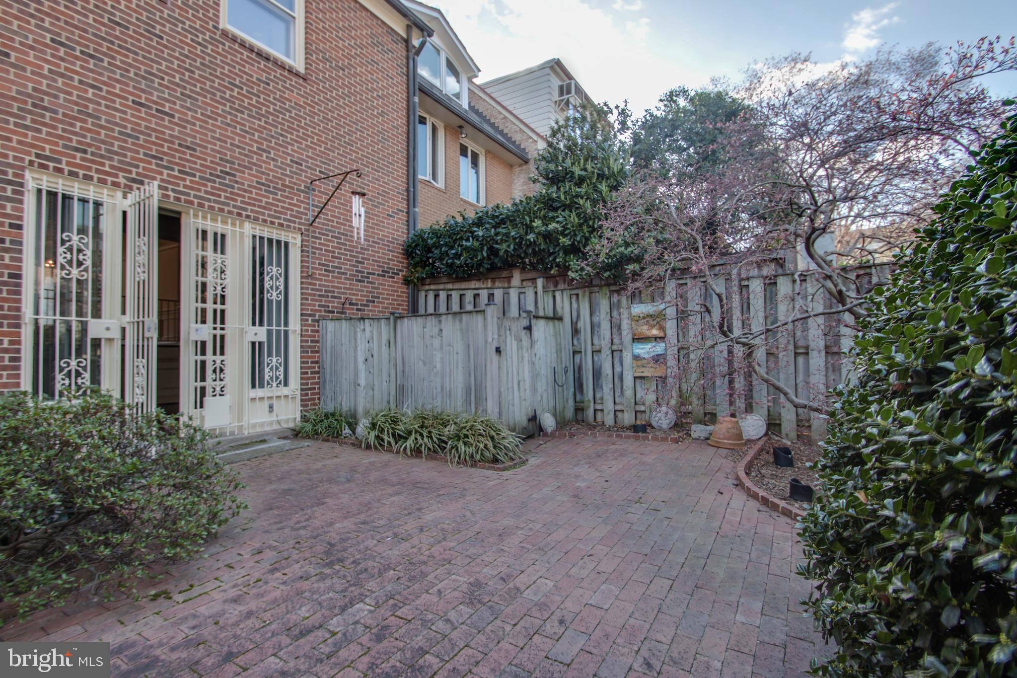 BRANDT TOWNHOUSE - Residential