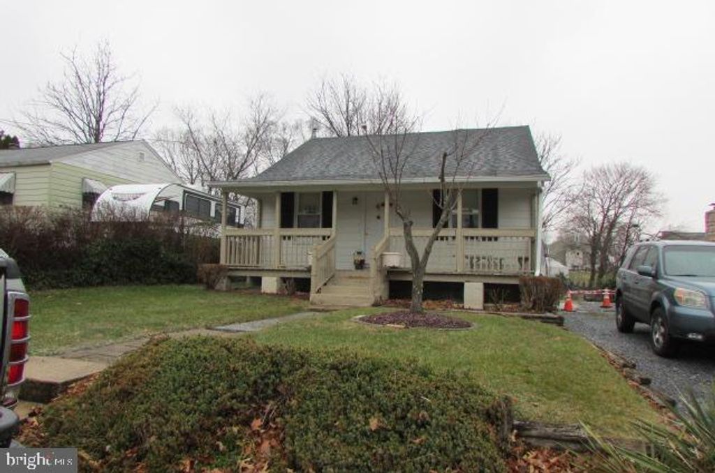 Photo of 4614 Clarendon Street, HARRISBURG, PA 17109 (MLS # PADA2052670)