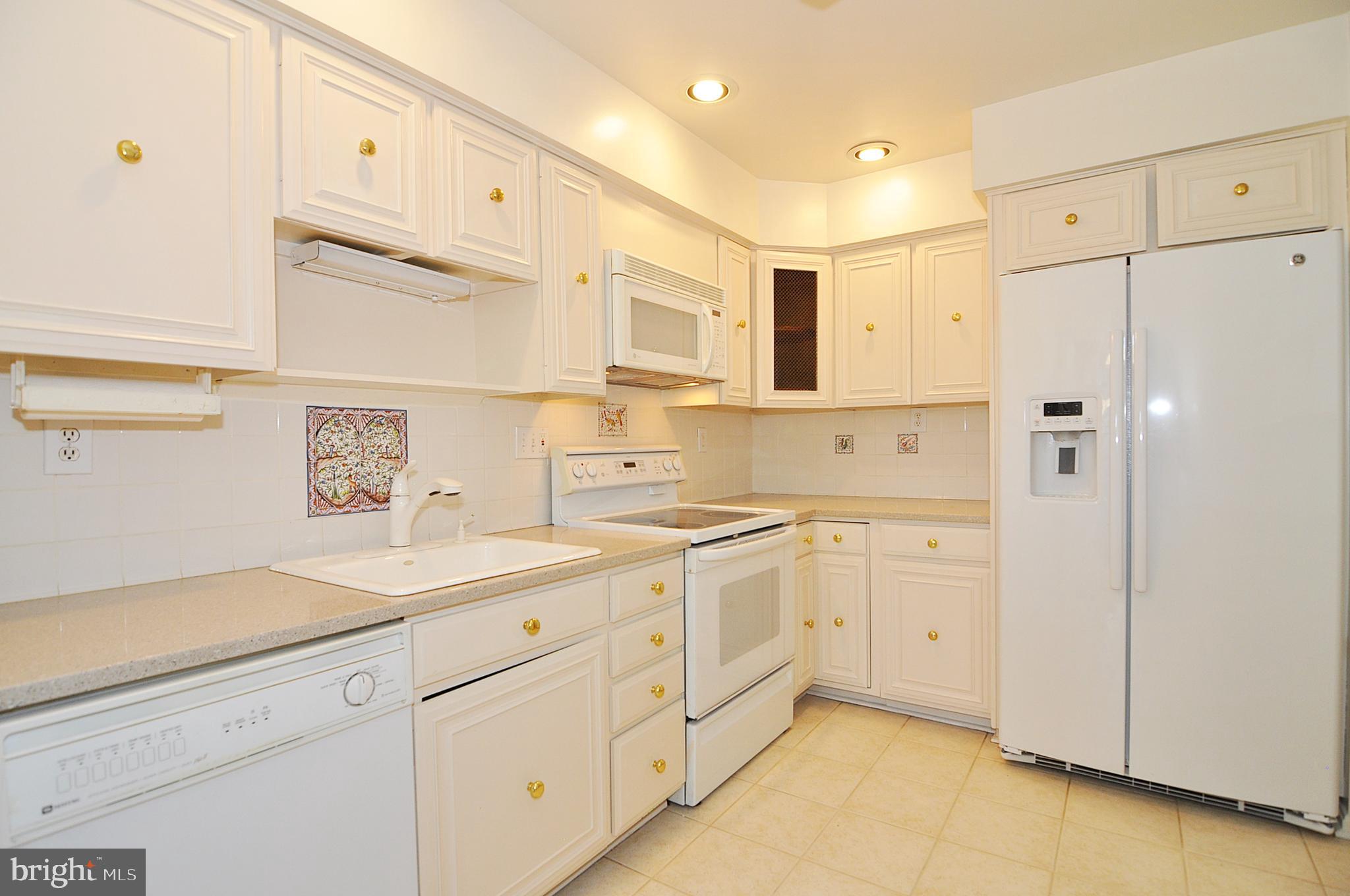 FOREST HILLS COMMONS - Residential