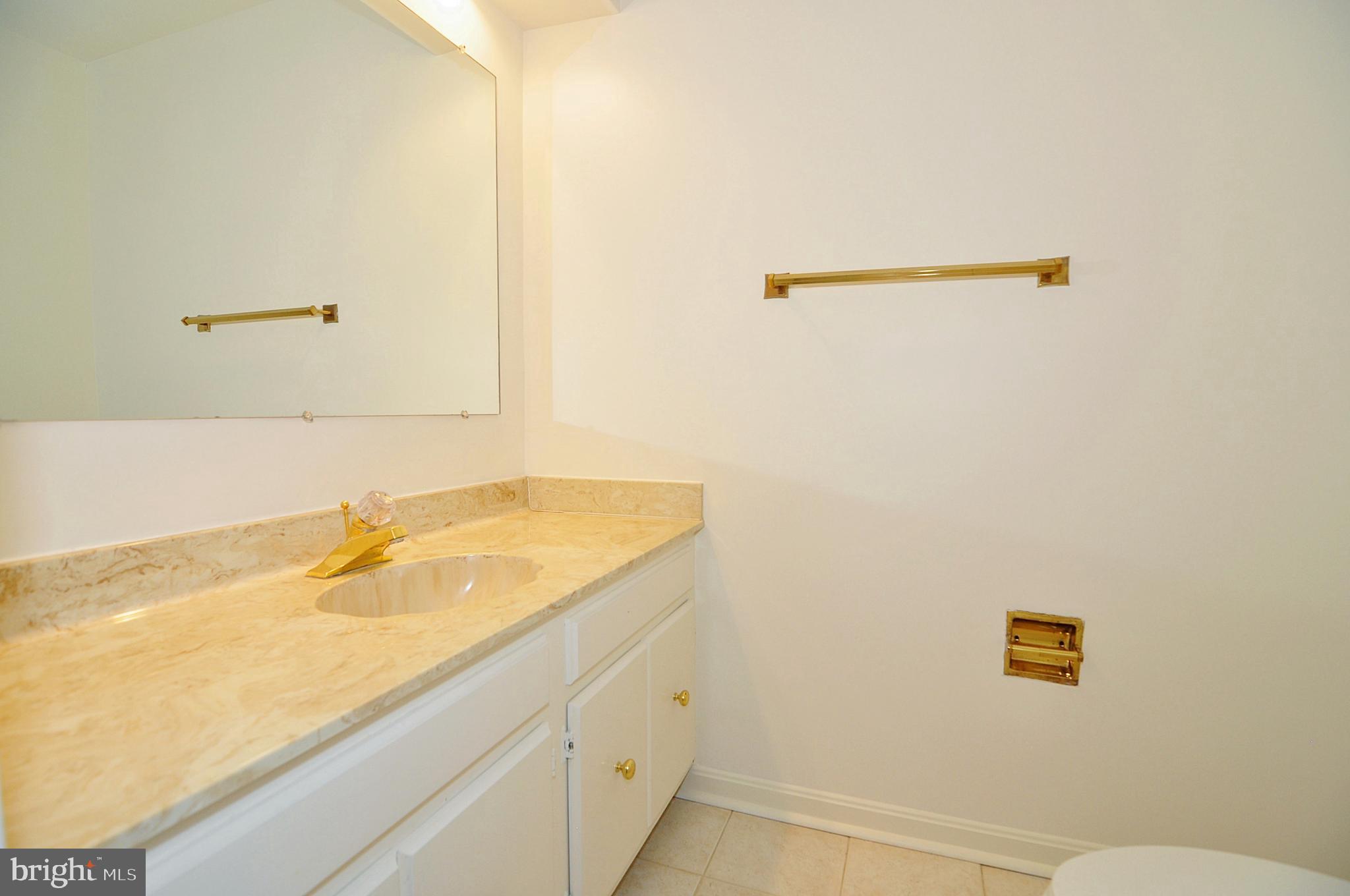 FOREST HILLS COMMONS - Residential