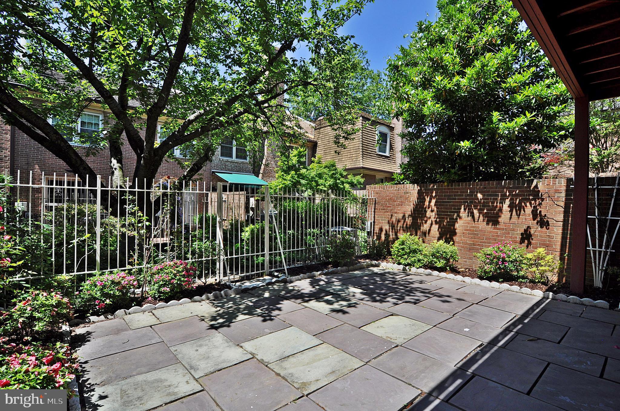 FOREST HILLS COMMONS - Residential