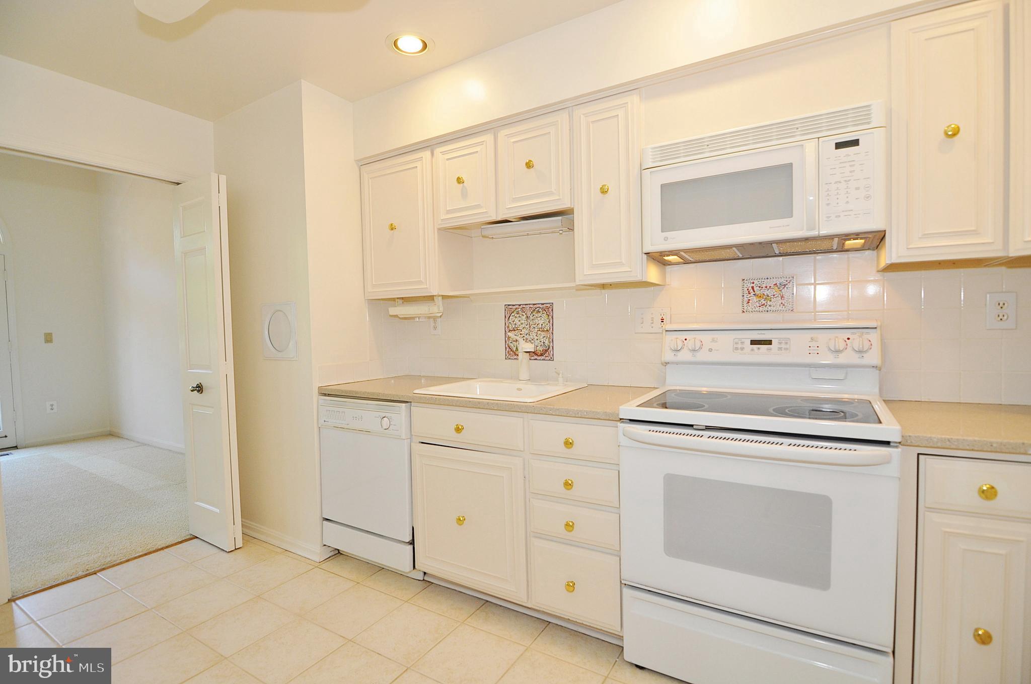 FOREST HILLS COMMONS - Residential