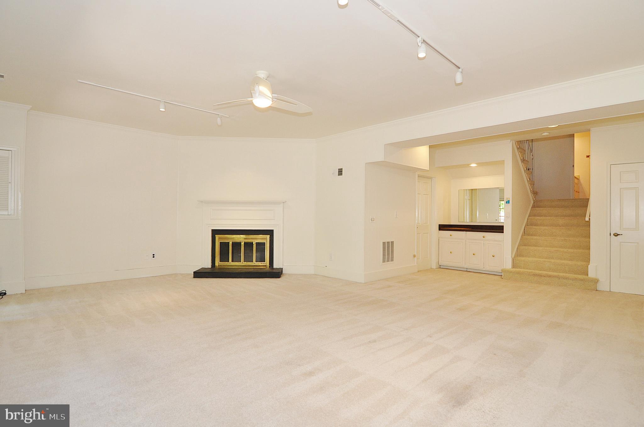 FOREST HILLS COMMONS - Residential