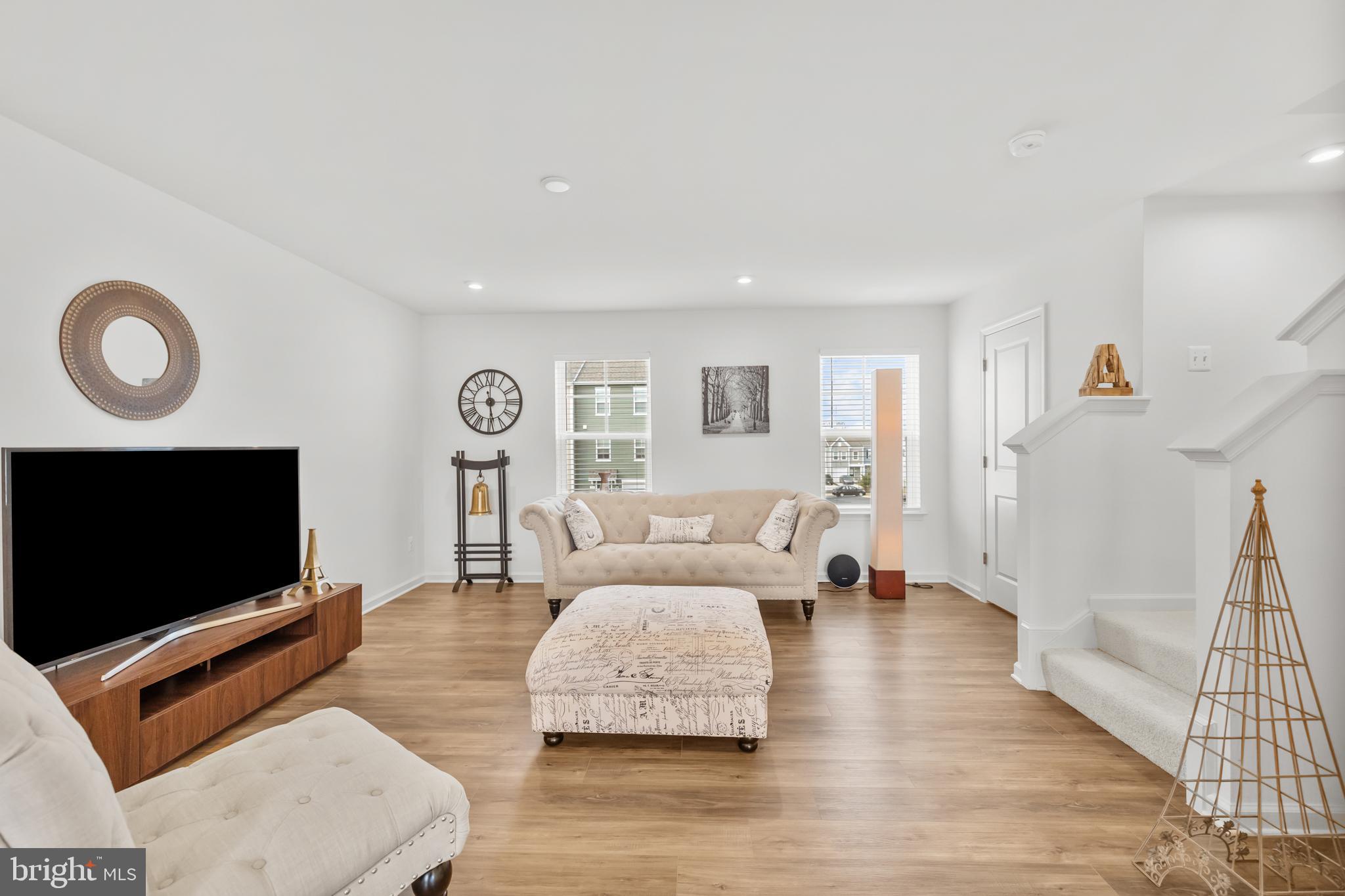 RIVERSIDE - Residential