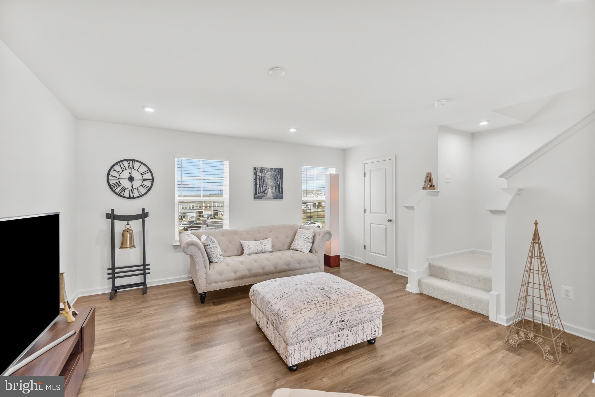 RIVERSIDE - Residential