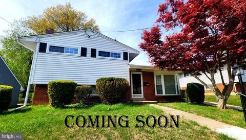 Photo of 13016 Turkey Branch Parkway, ROCKVILLE, MD 20853 (MLS # MDMC2227108)