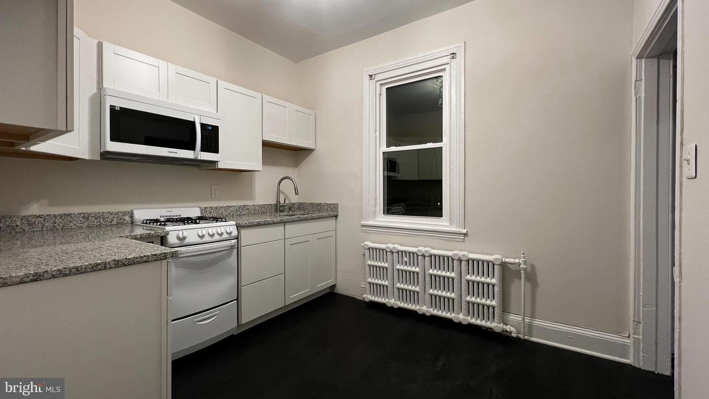 7827 MONTGOMERY AVENUE ONE BEDROOM 1E