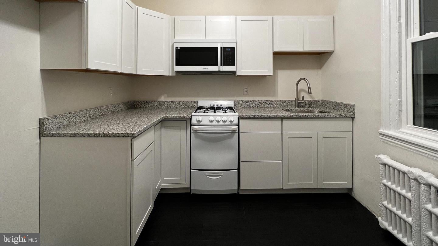 7827 MONTGOMERY AVENUE ONE BEDROOM 1E