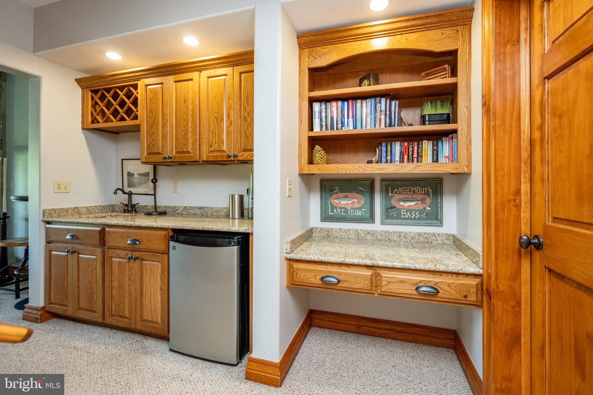 WALTONS LANDING - Residential