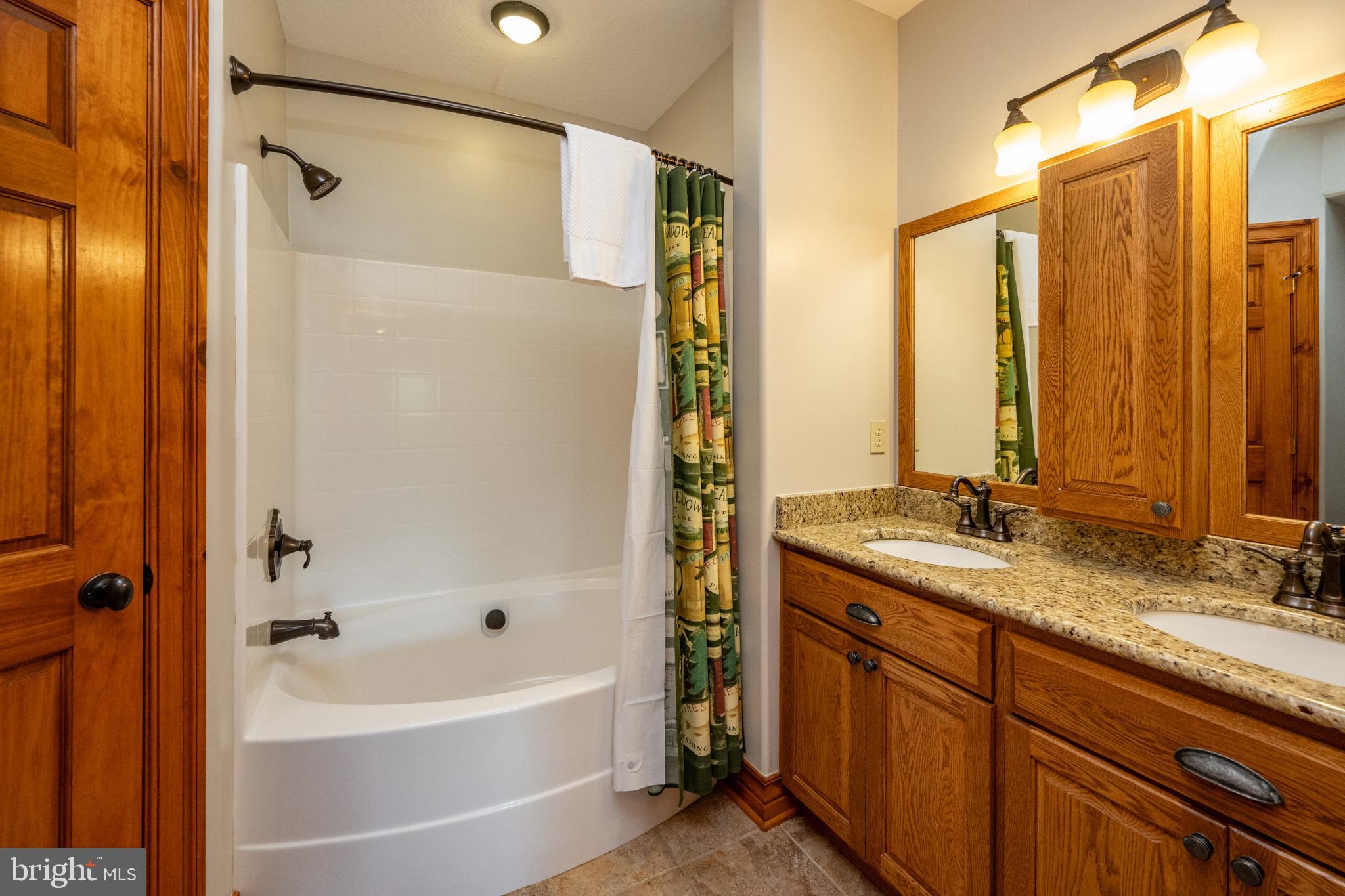 WALTONS LANDING - Residential