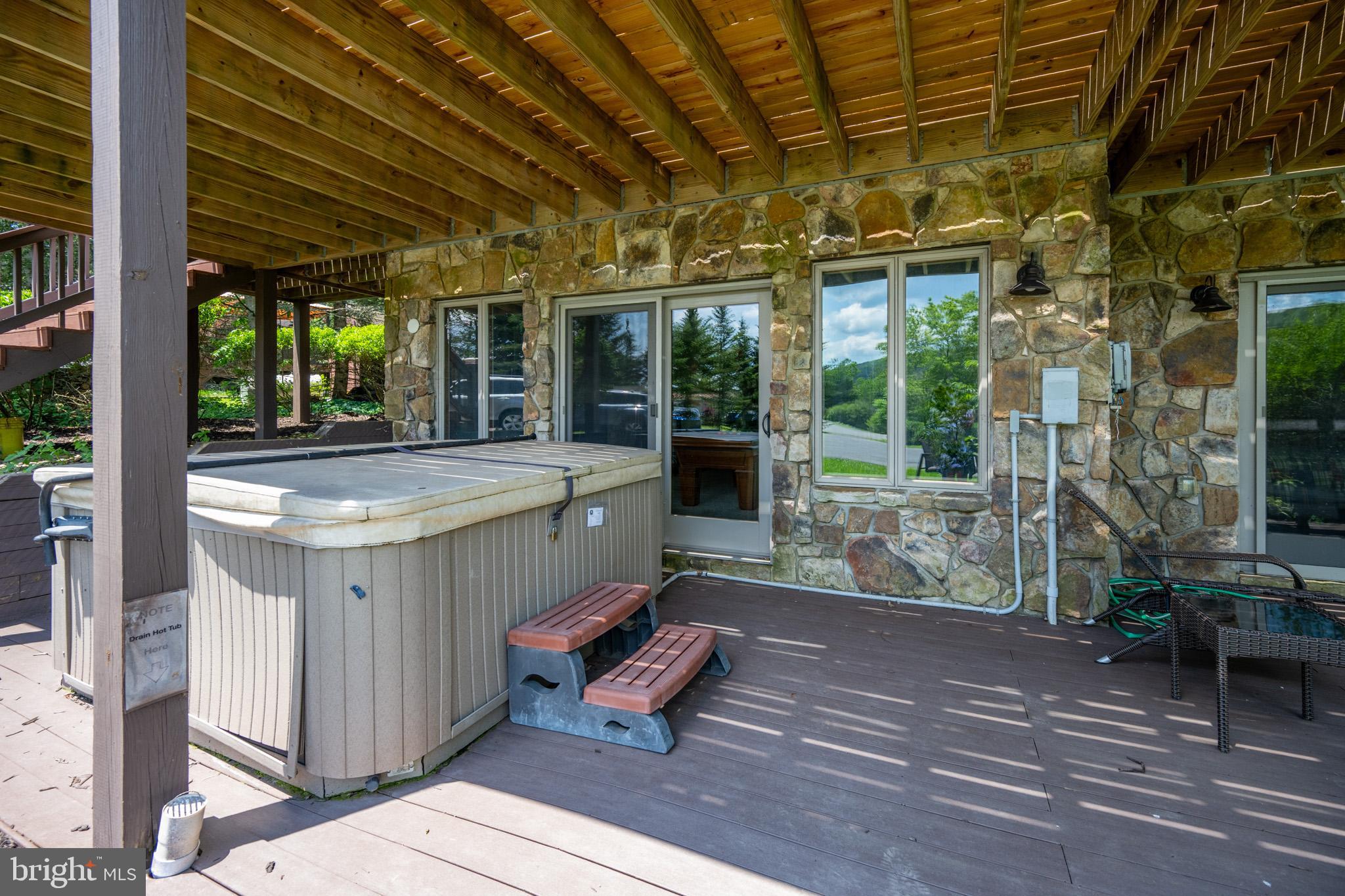 WALTONS LANDING - Residential