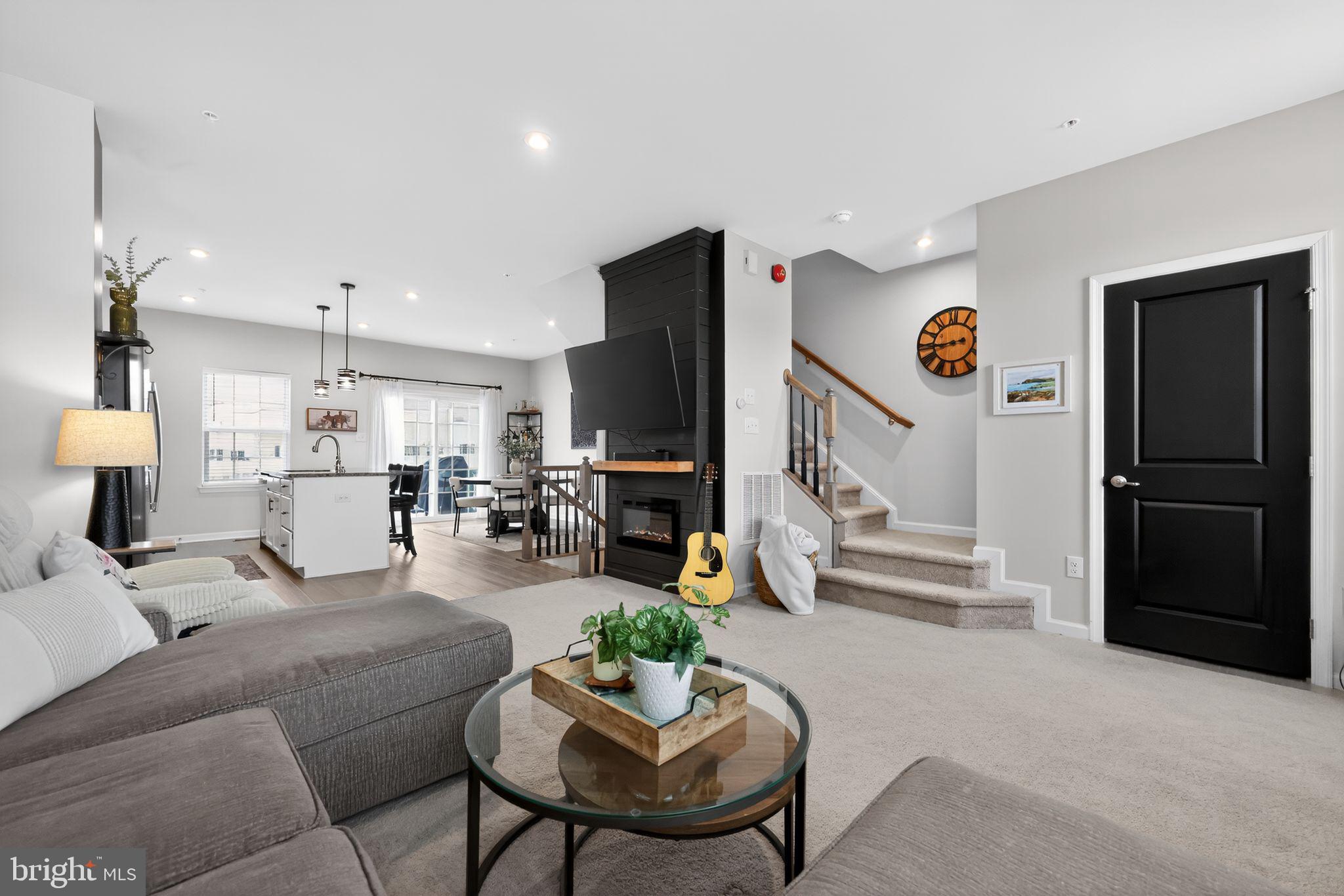 DUBLIN CROSSING - Residential